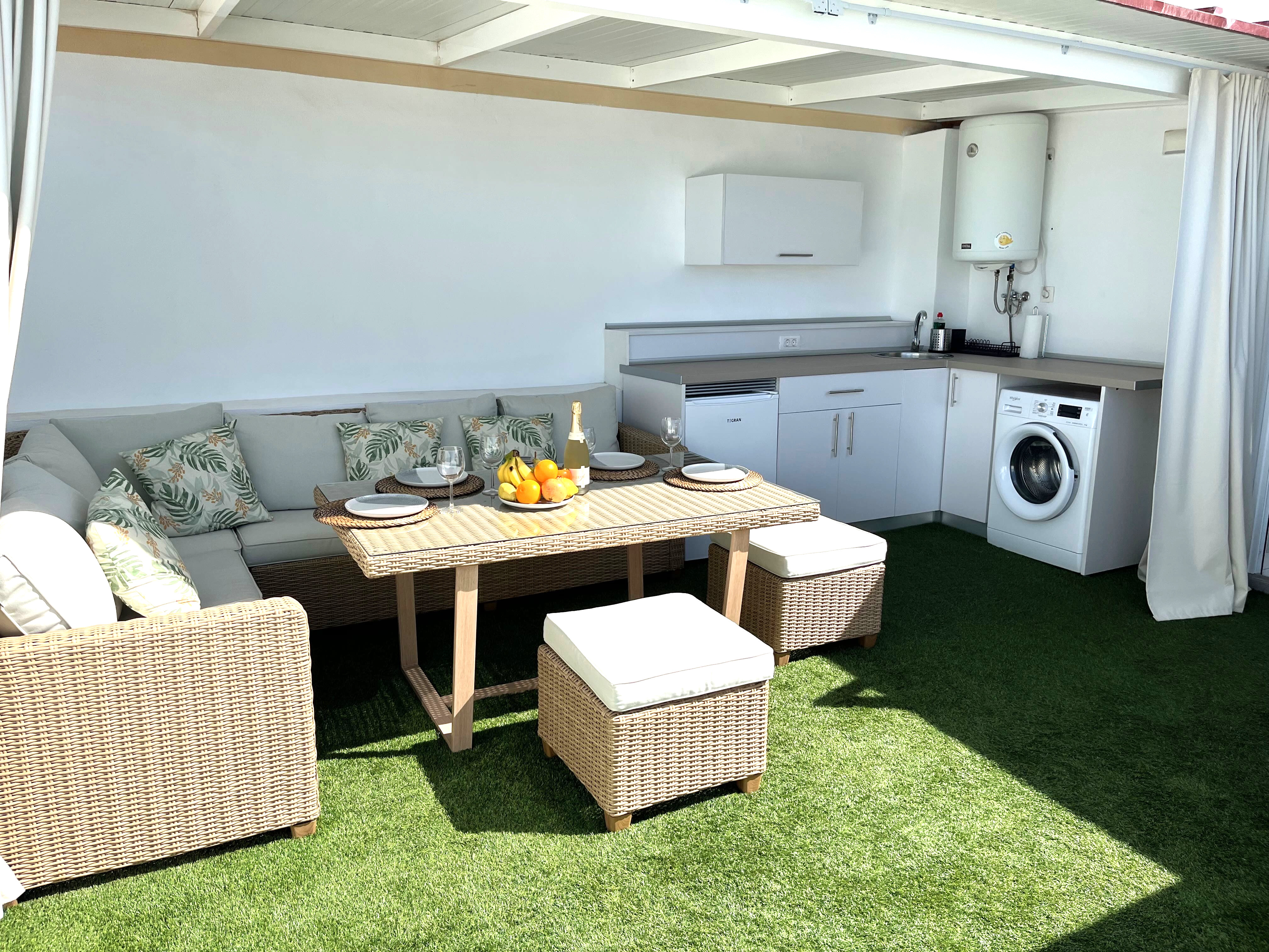 Modern and fully equipped kitchen